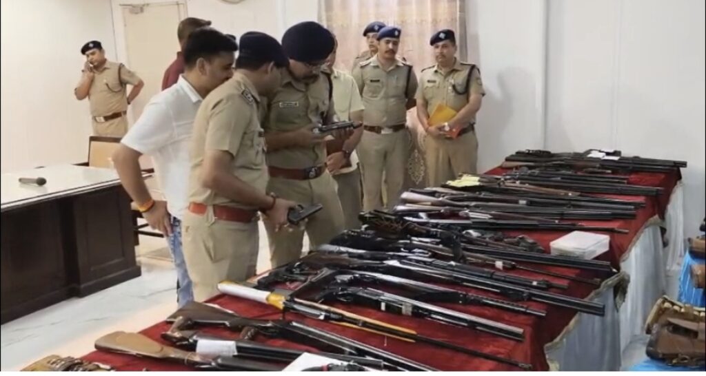 Dev Bhoomi Samiksha शस्त्र लाइसेंस मामले पर सिख समाज आक्रोशित, बाजपुर में की महापंचायत, 1 अगस्त तक डेडलाइन -